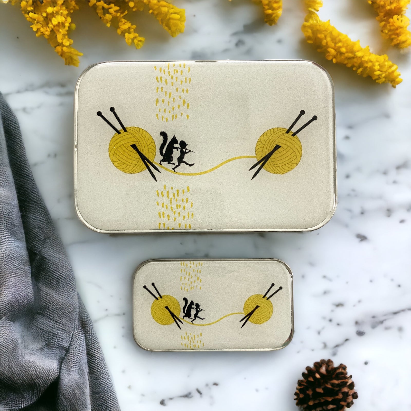 Yarn ball stitch marker tin