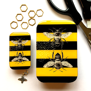 Bee tin, bee notions tin (016)