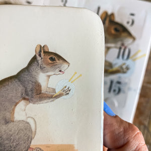 Yarn squirrel stitch marker tin